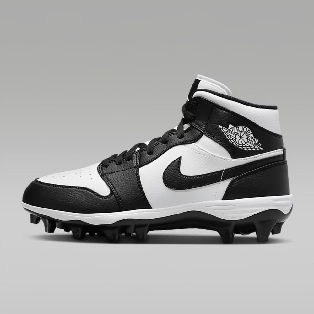 Jordan 1 Mid TD
Men's Football Cleat